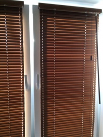 деревянные жалюзи на балкон
