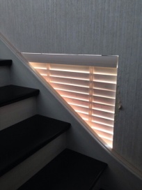 деревянные жалюзи изображение