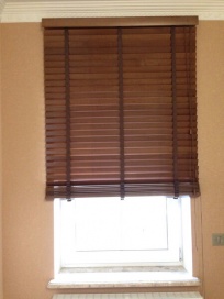 деревянные жалюзи фотографии